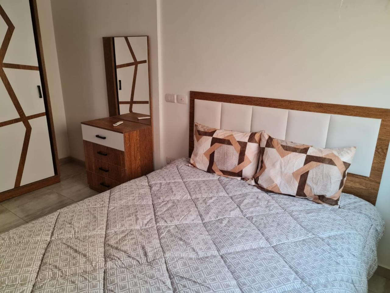 Spacious Flat In Mirrage Maadi Apartment *